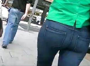 Candid juicy ass in tight skirt