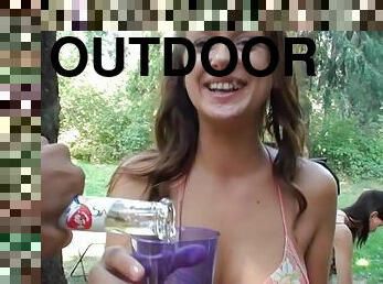 Hot college fucking in the woods
