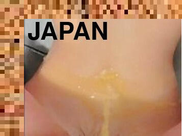 Just Peeing on my Thicc Booty Japanese slave/toilet )