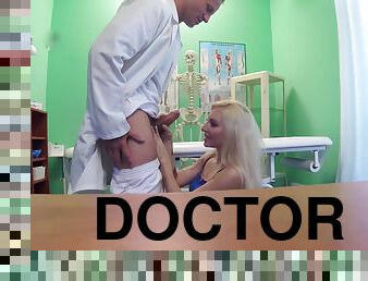 Fake Hospital - Tattooed Blond Hair Babe Loves Doctor's One-Eyed Snake 1
