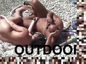 Naked People Have Intercourse On Beach - Spy cams