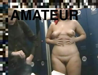 Fat amateur poses naked on the hidden cam