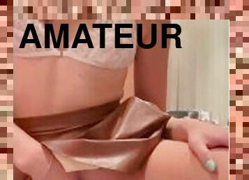 No panties under leather skirt, pussy masturbation