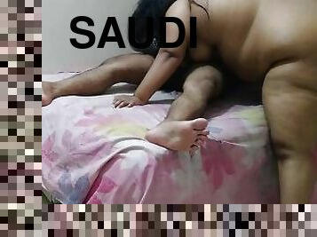 Saudi HOT MILF Stepmom Clean her pubic hair & shower in bathroom then fucks stepson