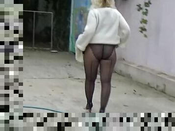 Nylon big ass-Upskirt woman