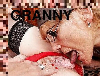 moms prolapse cunt licked by granny