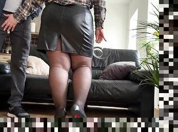 Curvy mother-in-law takes off her pantyhose to please her perverted son-in-law