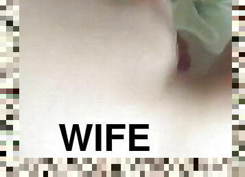 Wife rub her pussy