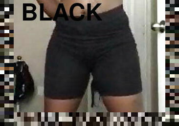 SEXY BLACK GIRL ASSSHAKE