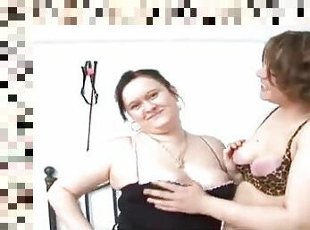 Chubby lesbian slut Becci licking pussy and dildo fucking