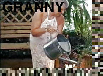 Sos By Rihanna &amp; Granny Savana 