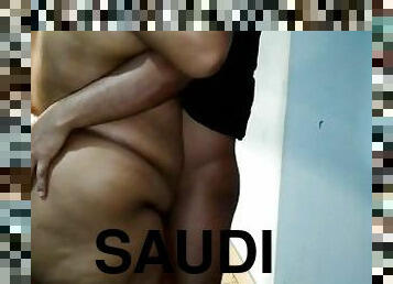 Fucking A Saudi beautiful stepmom while she was exercising early in the morning!