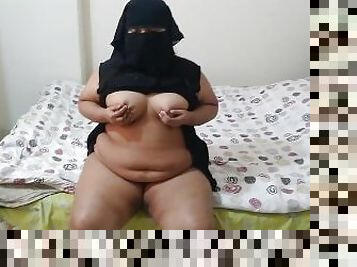 Fucking a beautiful stepmom with big tits in Saudi Arabia