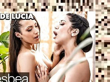 Lesbea Big tits Julia De Lucia lesbian facesitting orgasm with sexy Czech