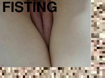 Squirting wanking dick inside pussy hard fisting.