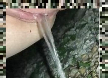 clitoris, in-afara, pisandu-se, public, pasarica, nevasta, milf, pirsing