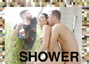 Shower robber