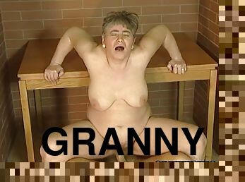 Toothless granny gets a very thick cock shoved between her legs