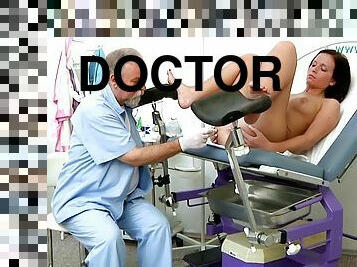 Sexy Harlot Visits Kinky Doctor For Fully Naked Examination