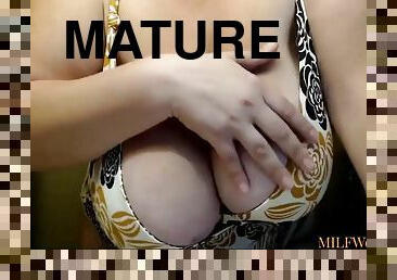 Tempting Mature Woman Showing Her Huge Jugs On Webcam - Mature