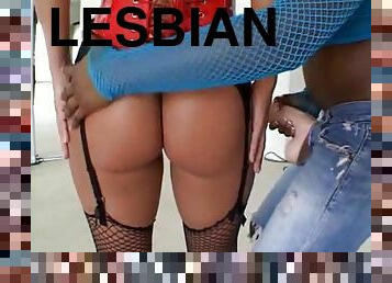 Interracial lesbian bitches strapon fucking and licking pussy