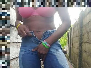 AMATEUR EBONY WITH ROUND BOOTY DESPARATE PEE IN JEANS SHORTS