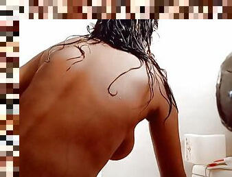 Rajasthani sexy college girl showering video to show boyfriend