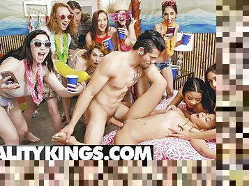 Colleges Babes Maya Bijou, Arie Faye &amp; Lilly Hall In Spring Break Party Having A Foursome - Reality Kings