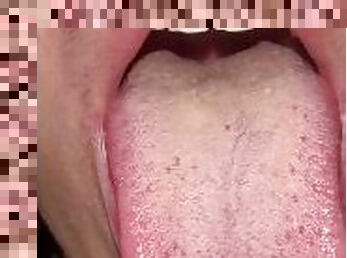 My tongue 002 ????