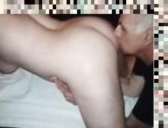 Old & Young Oral sex fun at swinger's club