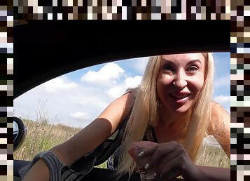 Mature hooker jumps into the car for a massive dose of dick