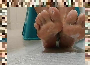 cleaning my feet